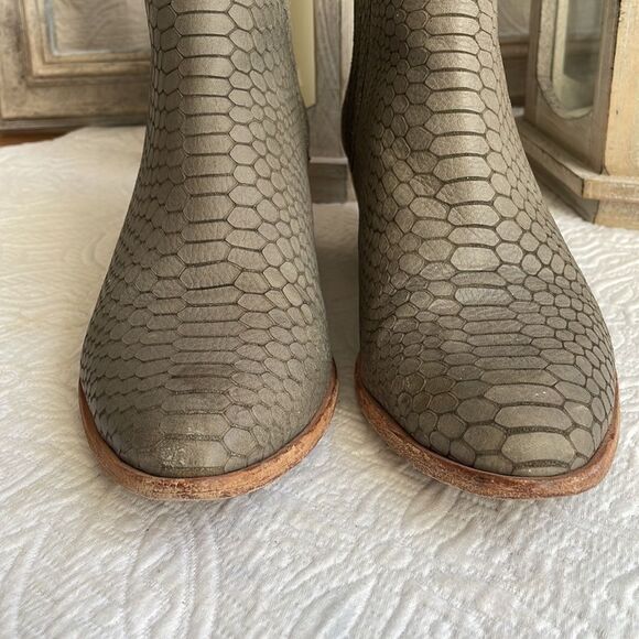 Joie Barlow Snakeskin Ankle Booties - 37 - Good Condition - Picture 15 of 16